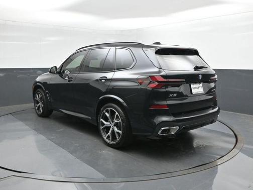 Black Sapphire Metallic 2026 BMW X5 sDrive40i