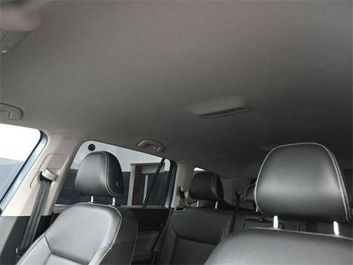 2023 Volkswagen Atlas 2.0T SE w/Technology