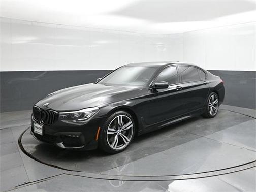 2019 BMW 740 i