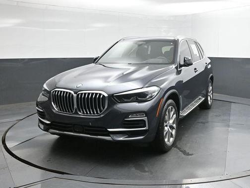 Gray Metallic 2020 BMW X5 sDrive40i