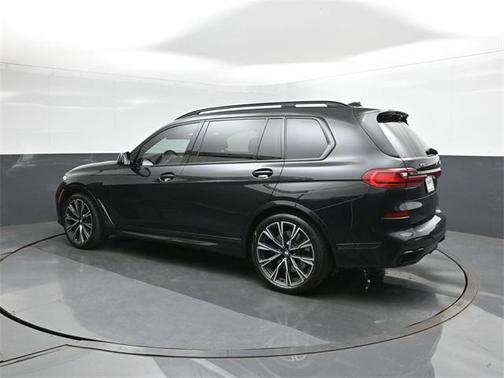 2021 BMW X7 M50i