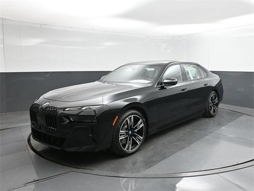 2026 BMW 750e xDrive