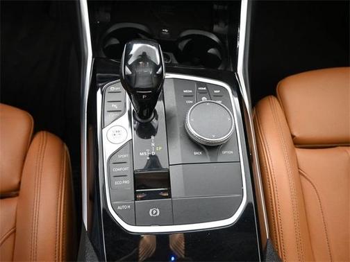 2019 BMW 330 i