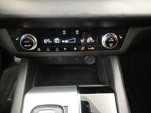 Black 2024 Mitsubishi Outlander SEL