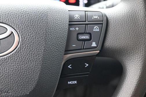 Ice 2025 Toyota Camry LE