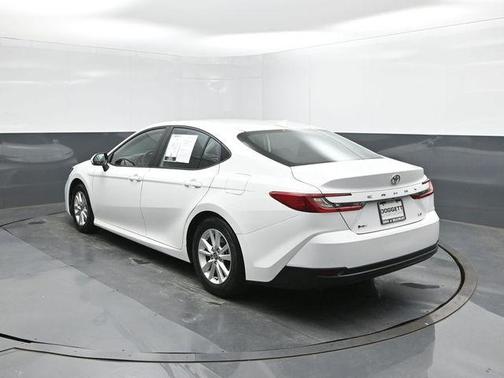 Ice 2025 Toyota Camry LE