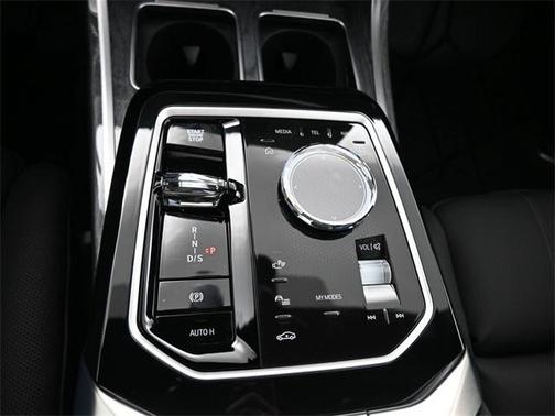2025 BMW 760 760i xDrive