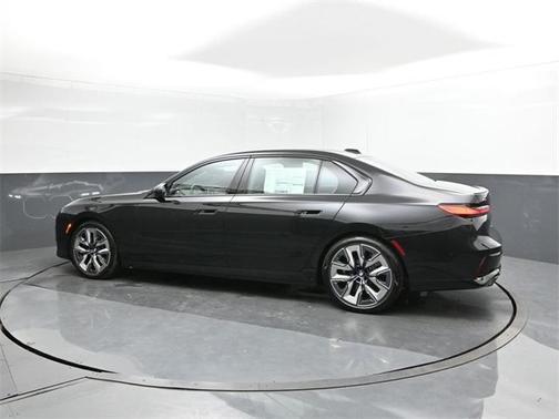 2025 BMW 760 760i xDrive