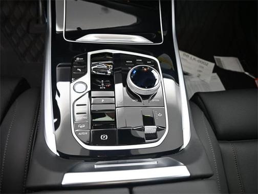 2026 BMW X7 M60i