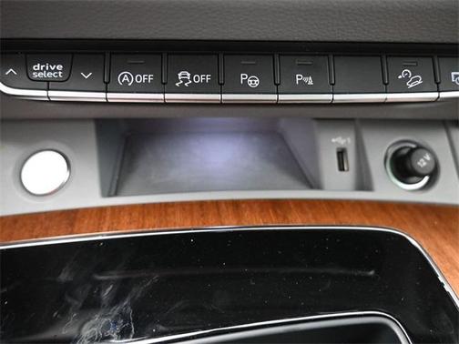 2022 Audi Q5 45 S line Prestige