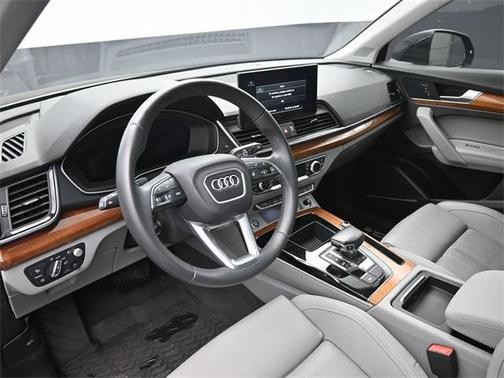 2022 Audi Q5 45 S line Prestige