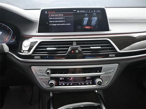 2022 BMW 740 i