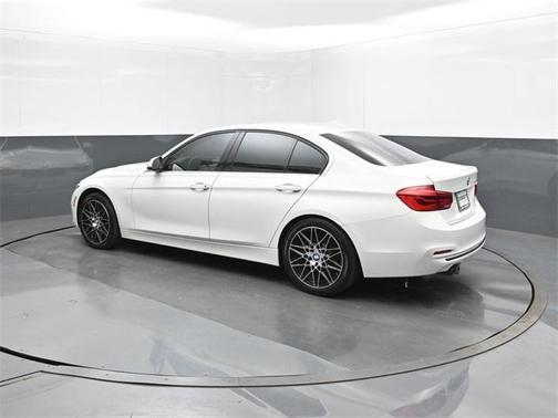 2018 BMW 330 i