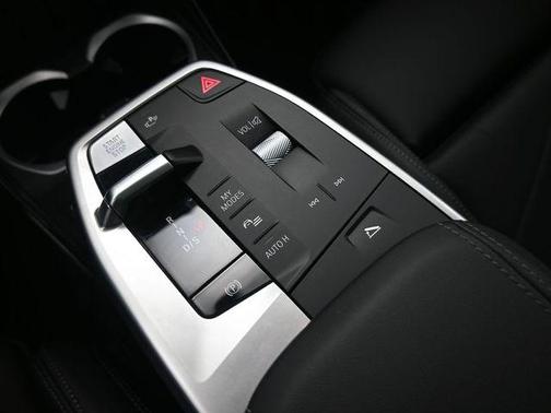 Black Sapphire Metallic 2025 BMW X2 xDrive28i