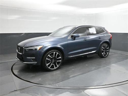 2023 Volvo XC60 B5 Ultimate Bright Theme