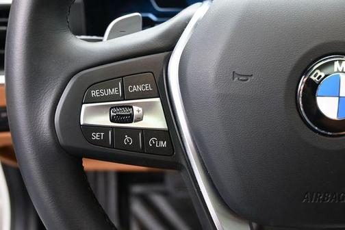 Alpine White 2024 BMW 330 i