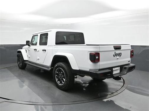 2022 Jeep Gladiator Overland