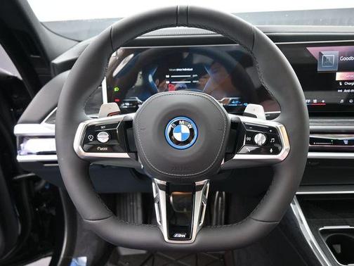 2025 BMW 750e xDrive