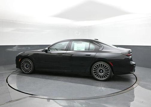 2025 BMW 750e xDrive