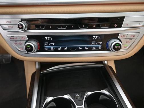 2022 BMW 750 i xDrive