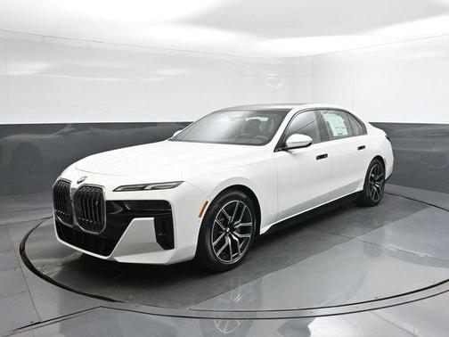 Alpine White 2026 BMW i7 EDrive50