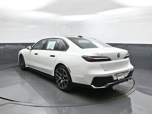 Alpine White 2026 BMW i7 EDrive50