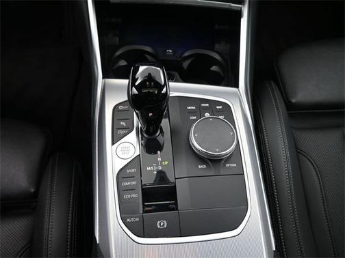 2022 BMW 330 i