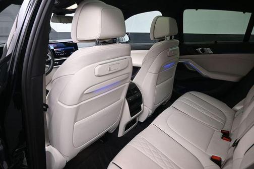 Black Sapphire Metallic 2024 BMW X6 xDrive40i