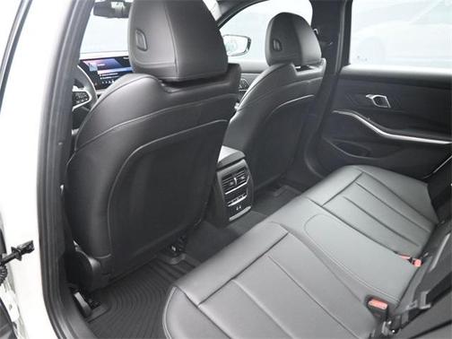 2025 BMW 330 i
