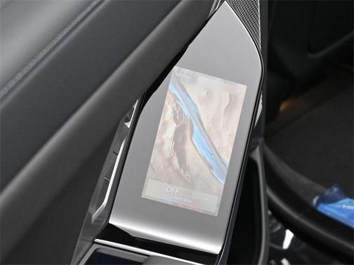 2025 BMW 750e xDrive
