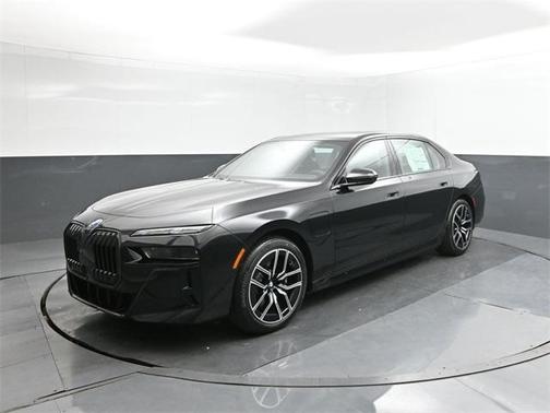 2025 BMW 750e xDrive
