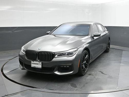 2017 BMW 750 i