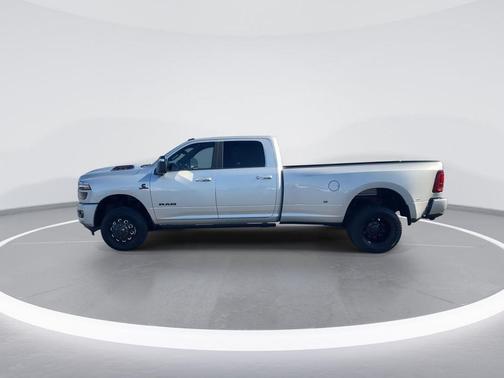 2026 RAM 3500 Laramie Crew Cab 4x4 8' Box
