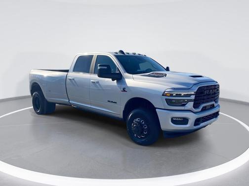 2026 RAM 3500 Laramie Crew Cab 4x4 8' Box