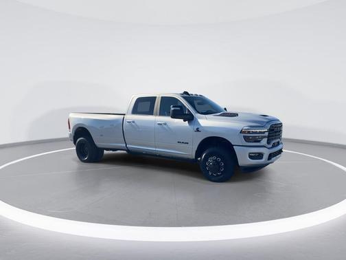 2026 RAM 3500 Laramie Crew Cab 4x4 8' Box