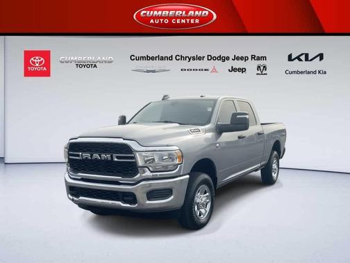 2024 RAM 3500 Tradesman Crew Cab 4x4 6'4' Box