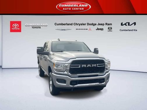 2024 RAM 3500 Tradesman Crew Cab 4x4 6'4' Box