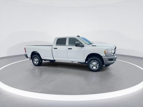 2023 RAM 2500 Tradesman Crew Cab 4x4 8' Box