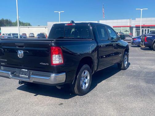 Diamond Black Crystal Pearlcoat 2023 RAM 1500 Big Horn/Lone Star