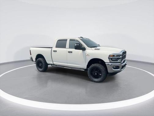2025 RAM 2500 Tradesman Crew Cab 4x4 6'4' Box