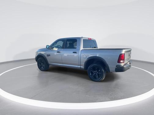 2024 RAM 1500 Classic Warlock Crew Cab 4x4 5'7' Box