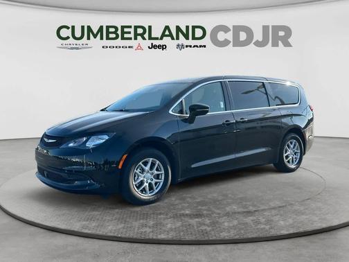 Diamond Black Crystal Pearlcoat 2026 Chrysler Voyager LX