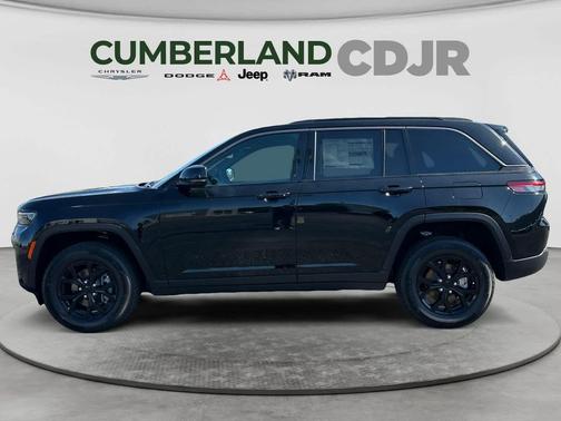 Diamond Black Crystal Pearlcoat 2026 Jeep Grand Cherokee Altitude