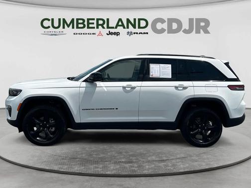 Bright White Clearcoat 2023 Jeep Grand Cherokee Limited