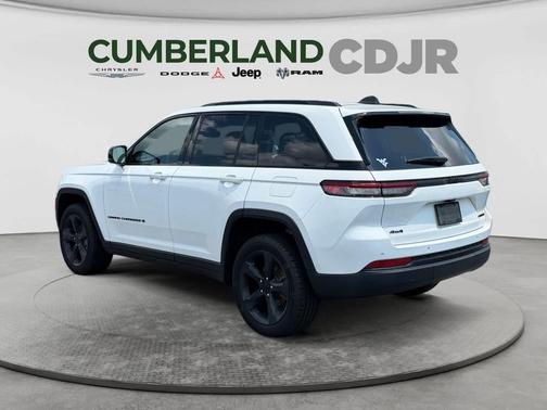 Bright White Clearcoat 2023 Jeep Grand Cherokee Limited
