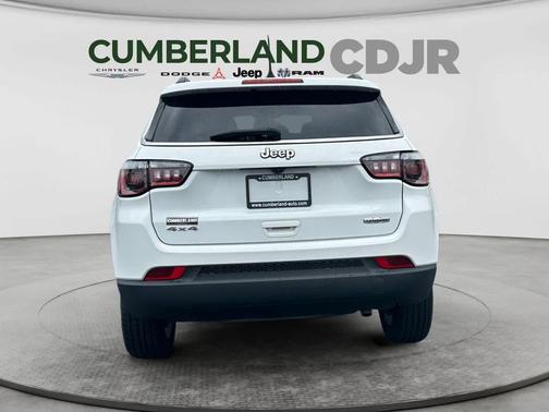 Bright White Clearcoat 2022 Jeep Compass Latitude