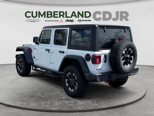 Bright White Clearcoat 2025 Jeep Wrangler Rubicon