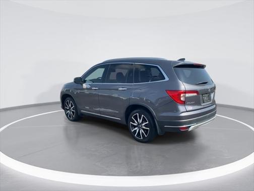 2022 Honda Pilot Touring 8-Passenger