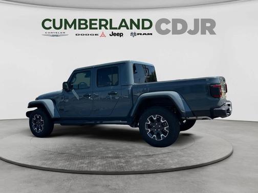 Anvil Clearcoat 2026 Jeep Gladiator Sahara 4x4
