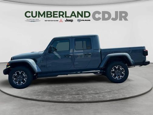 Anvil Clearcoat 2026 Jeep Gladiator Sahara 4x4